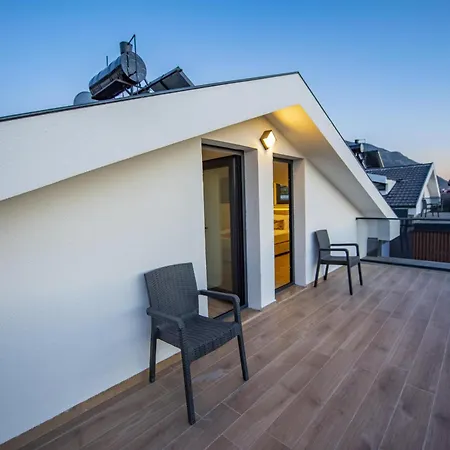 Oeluedeniz Ovacik 4 1 Salon 8 Kisilik Tatil Villasi