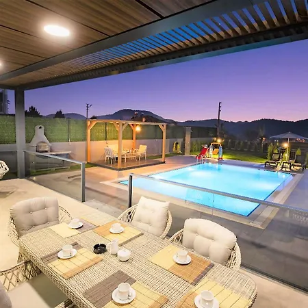 Oeluedeniz Ovacik 4 1 Salon 8 Kisilik Tatil Villasi 빌라 *