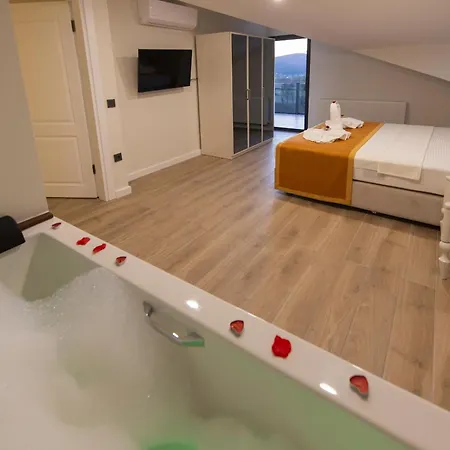 Oeluedeniz Ovacik 4 1 Salon 8 Kisilik Tatil Villasi וילה פאטהיה