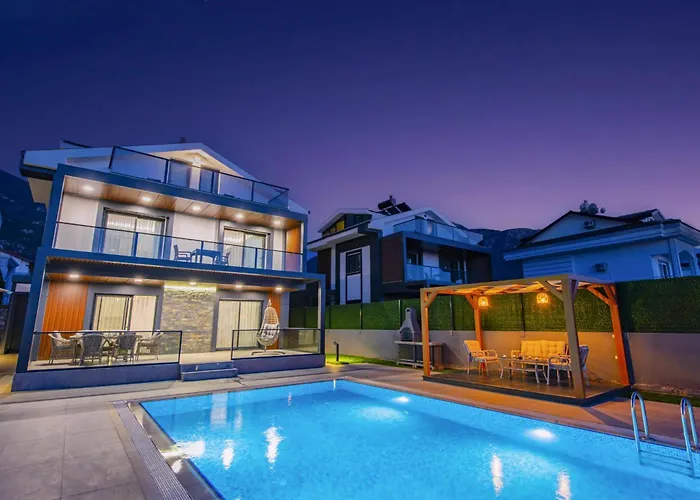 Oeluedeniz Ovacik 4 1 Salon 8 Kisilik Tatil Villasi Villa Fethiye