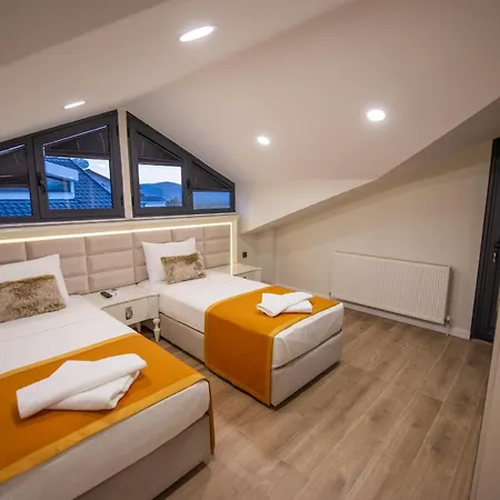 ölüdeniz Ovacık 4 1 Salon 8 Kişilik Tatil Villası Villa *
