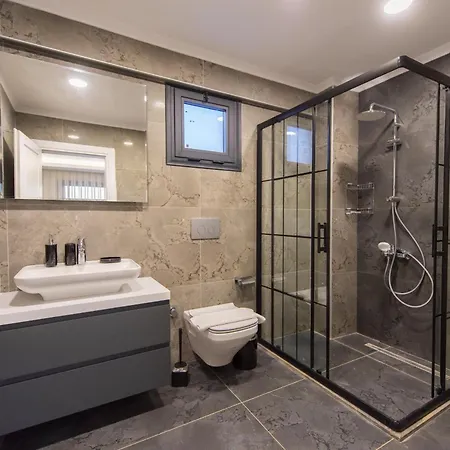 ölüdeniz Ovacık 4 1 Salon 8 Kişilik Tatil Villası Fethiye